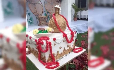 Traditional Wedding cake 4