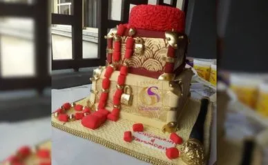 Traditional Wedding cake 6