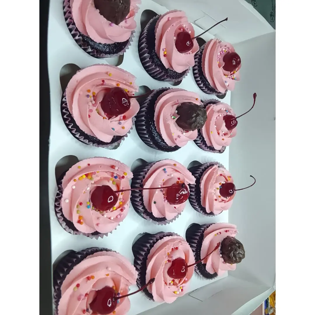 cupcakes with buttercream